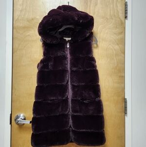 Via Spiga Size M Sleeveless Faux Fur Vest Burgundy EUC